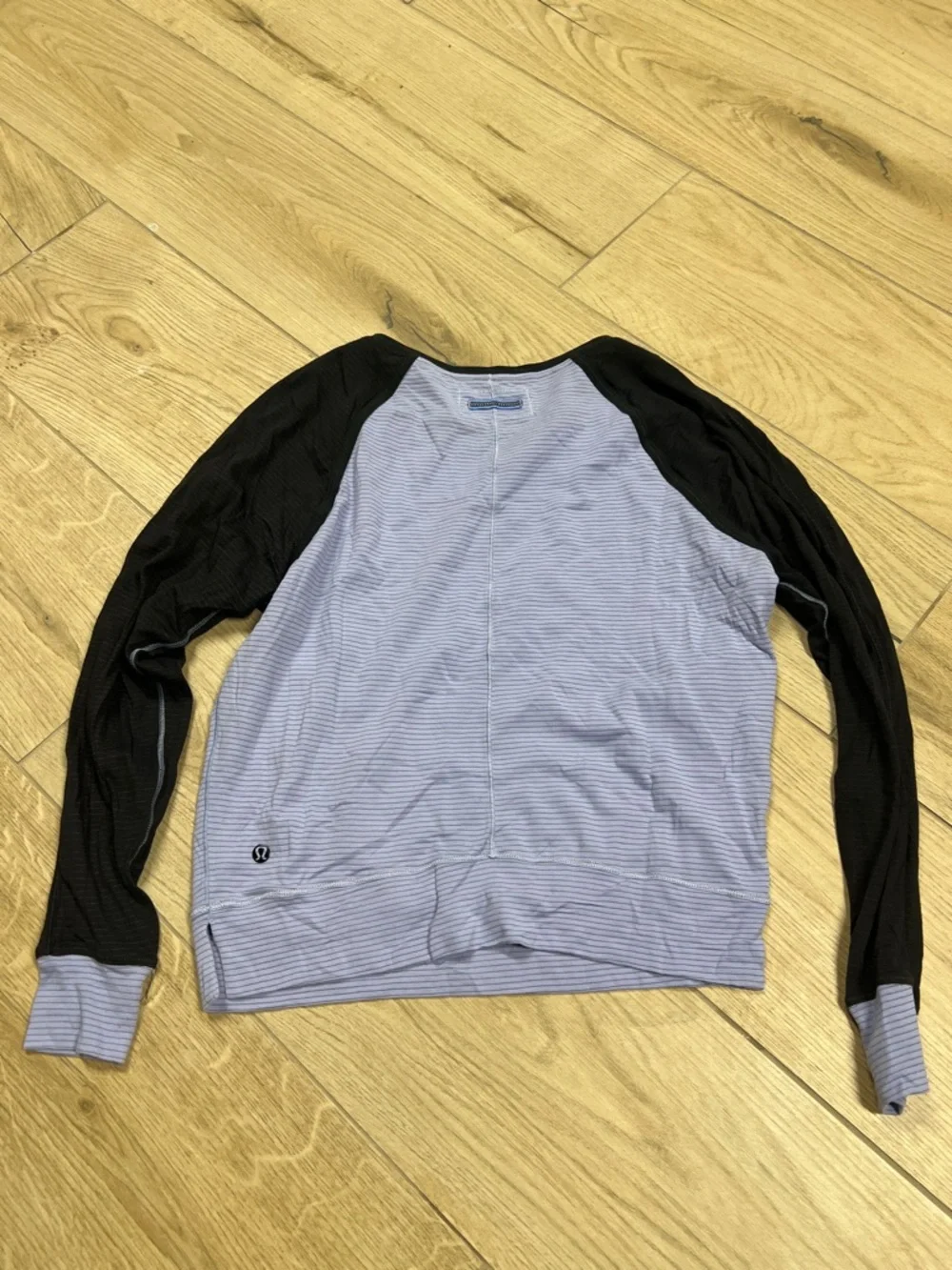 lululemon athletica Techni-Cool Long sleeve - lilac & blk - Picture 6 of 8